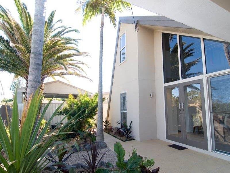 14 Lapoinya Crescent, Warana QLD 4575