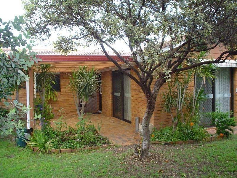 15 Bandaroo Street, Warana QLD 4575