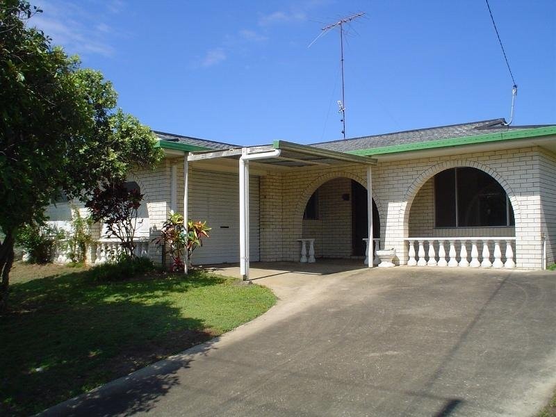 9 Narambi Street, Warana QLD 4575