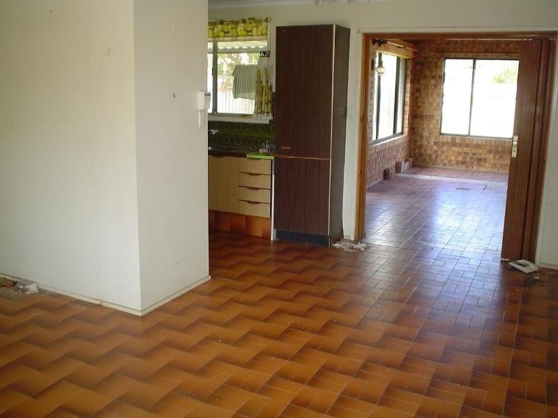 9 Narambi Street, Warana QLD 4575