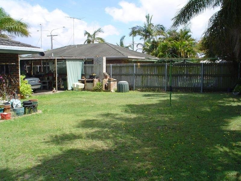101 Nicklin Way, Warana QLD 4575