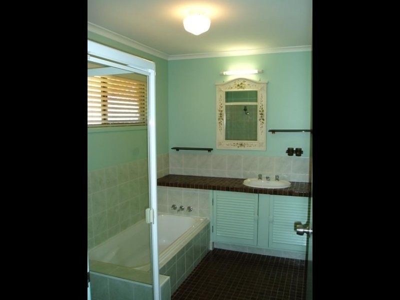 25 Naroon Crescent, Wurtulla QLD 4575