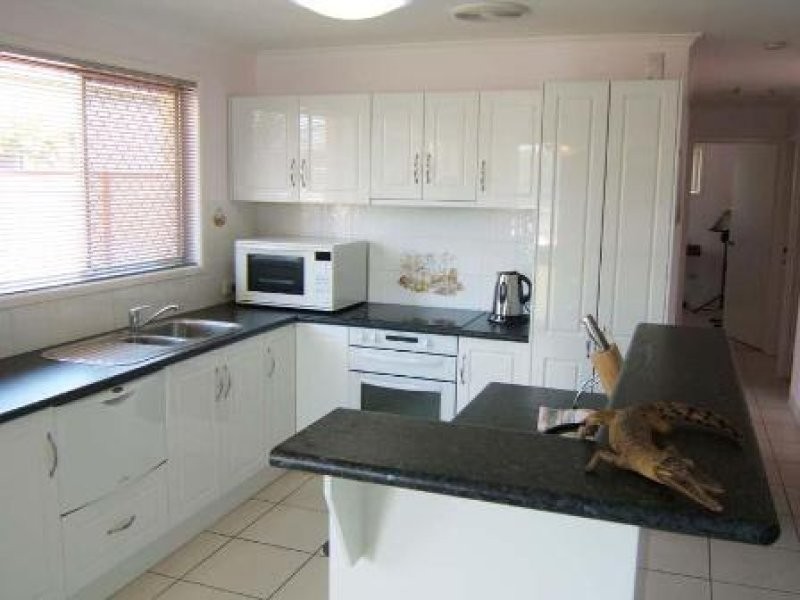 165 Nicklin Way, Warana QLD 4575