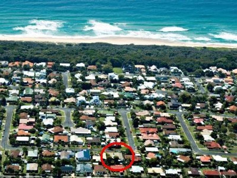 25 Kookaburra Street, Warana QLD 4575