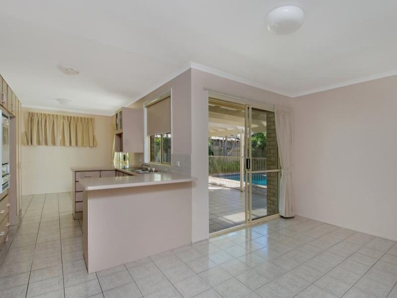 13 Marana Street, Warana QLD 4575