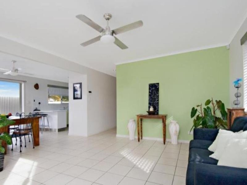 42 Balyata Street, Warana QLD 4575