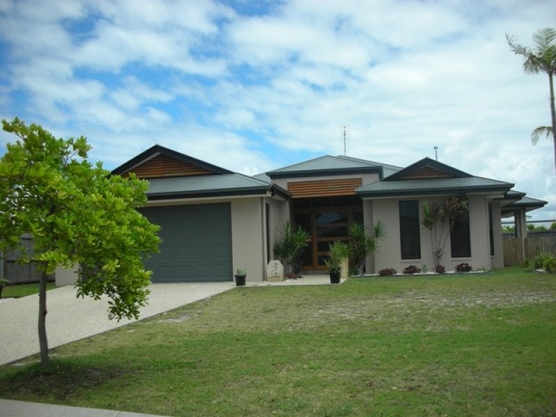 2 Zante Lane, Kawana Island QLD 4575