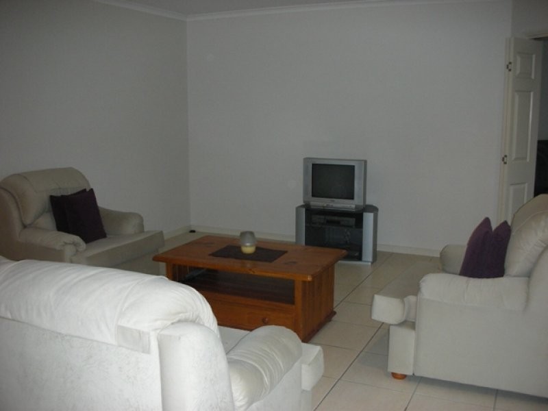 2 Zante Lane, Kawana Island QLD 4575