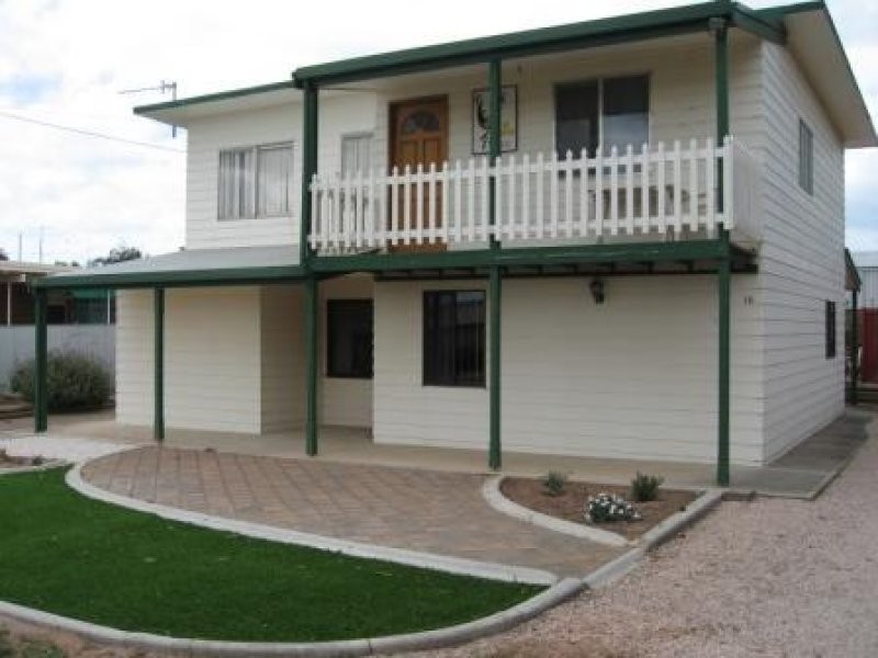 16 Central Street, Louth Bay SA 5607
