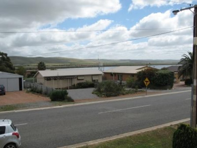 16 Central Street, Louth Bay SA 5607