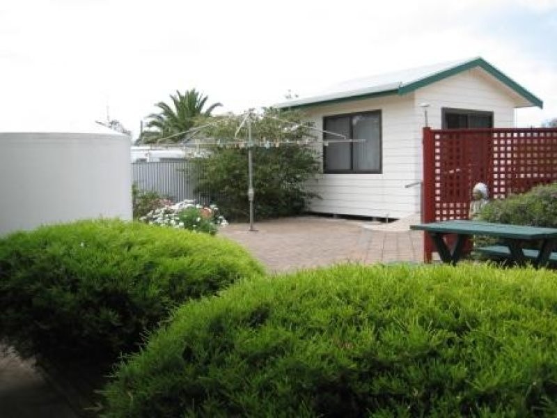 16 Central Street, Louth Bay SA 5607
