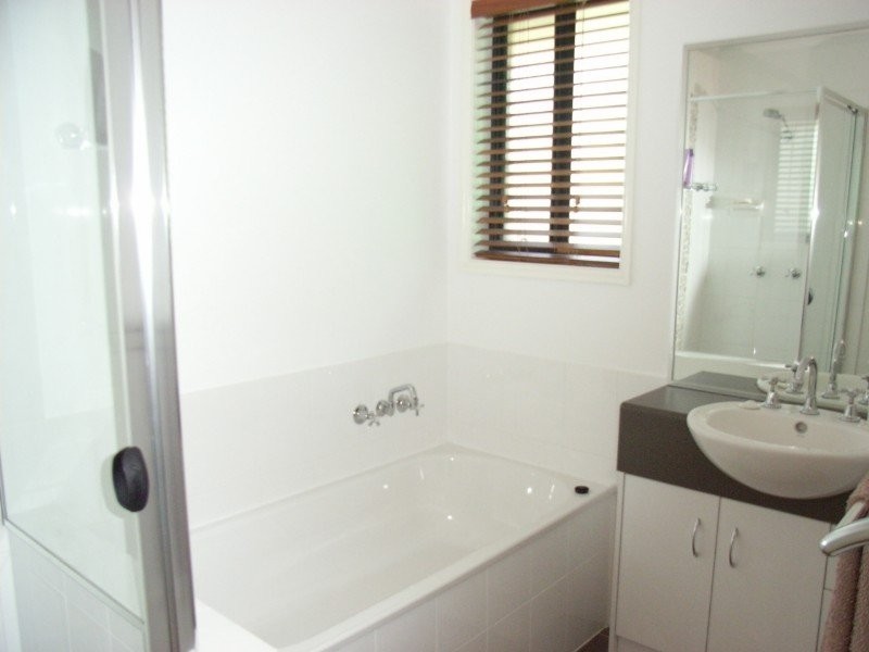 9 Breeze Crt, Mount Warren Park QLD 4207