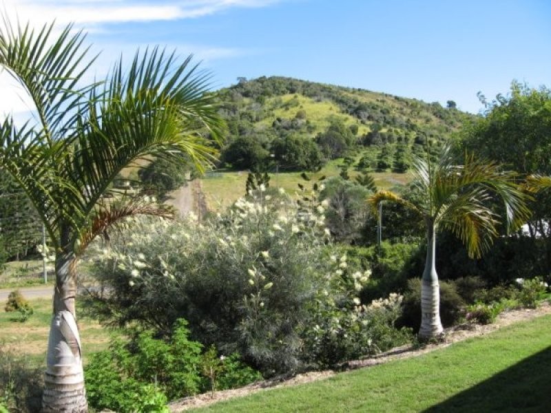 202 Allen Road, Chatsworth QLD 4570