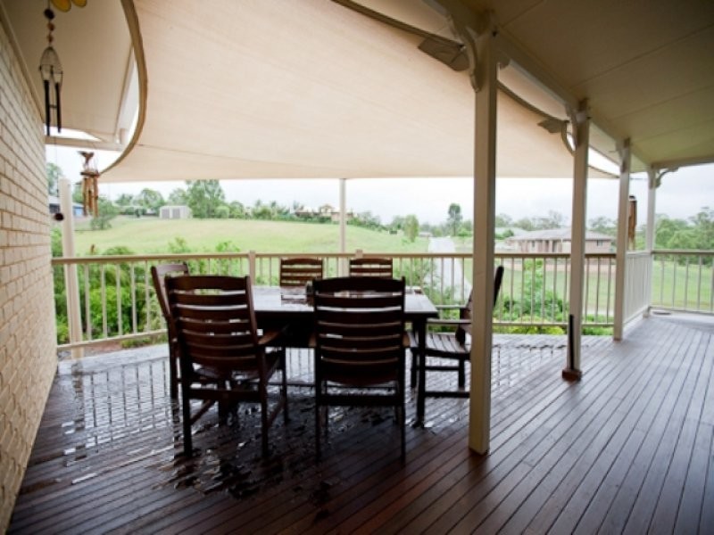 6 Henry Parkes Drive, Southside QLD 4570