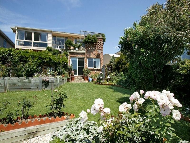 6 Hillcrest Avenue, Mona Vale NSW 2103