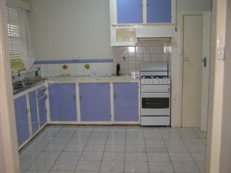 18 Thomas Street, Clayton VIC 3168