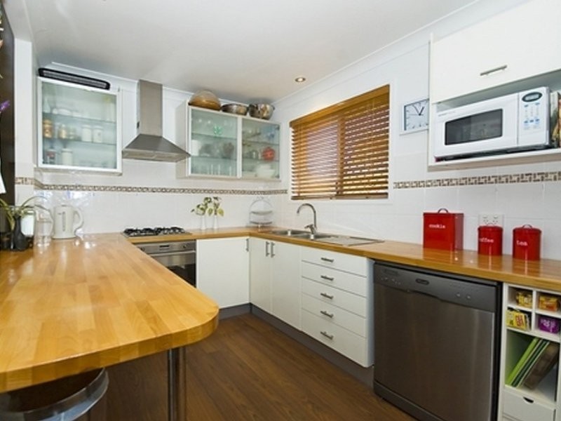 1 Brier Cres, Varsity Lakes QLD 4227