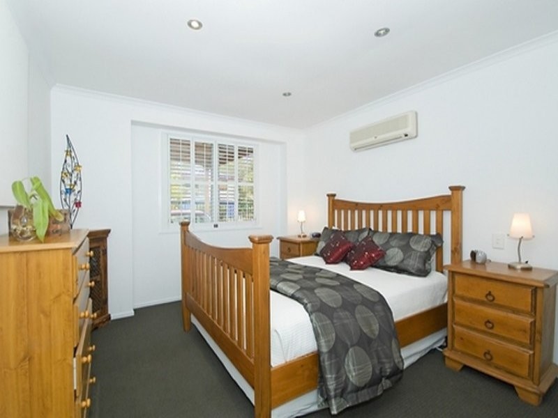 1 Brier Cres, Varsity Lakes QLD 4227