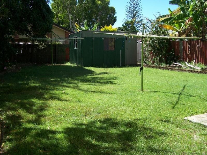 35 Fourth Avenue, Palm Beach QLD 4221