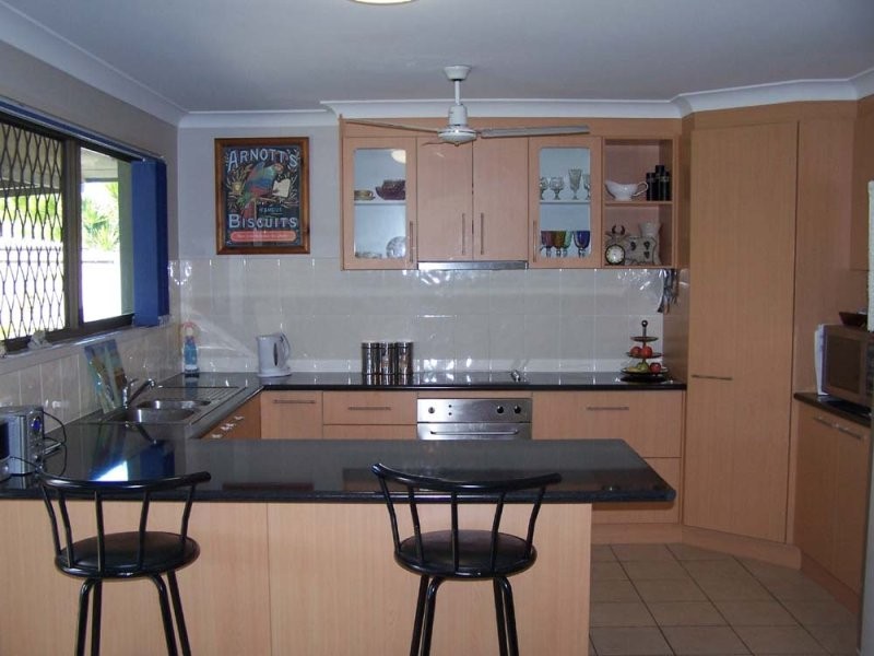 13 Ling Place, Palm Beach QLD 4221