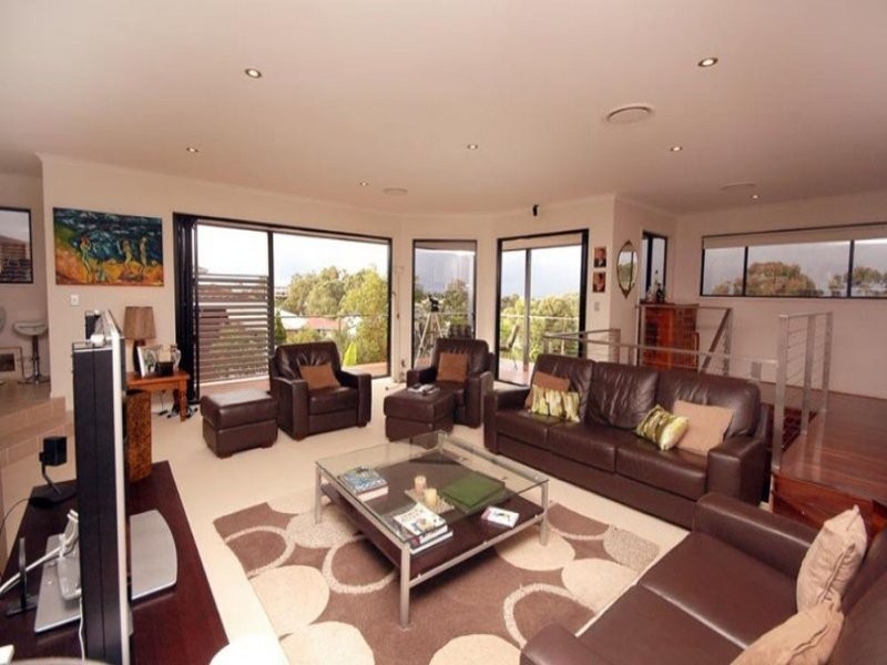 31 Jarrahdale Drive, Elanora QLD 4221