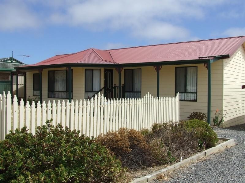 18 Mayflower Court, Encounter Bay SA 5211