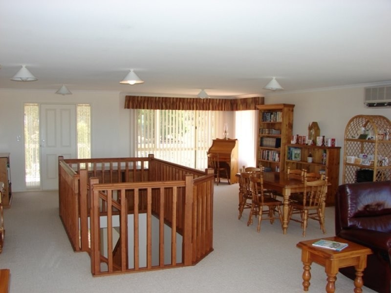 36 White Cresent, Encounter Bay SA 5211