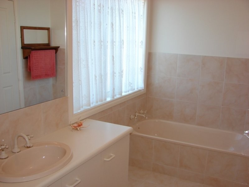 36 White Cresent, Encounter Bay SA 5211