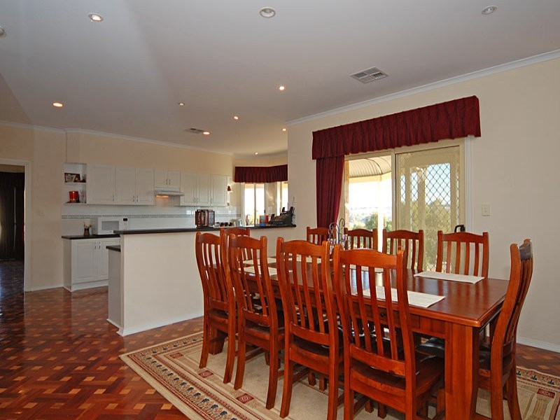 4 Shetland Court, Victor Harbor SA 5211