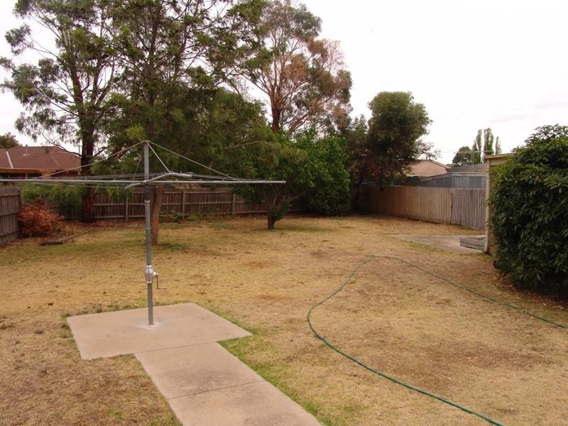 10 Cambridge Crescent, Werribee VIC 3030