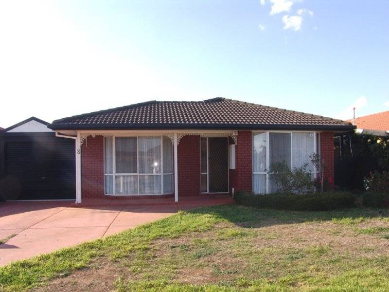 8 St Lawrence Close, Werribee VIC 3030