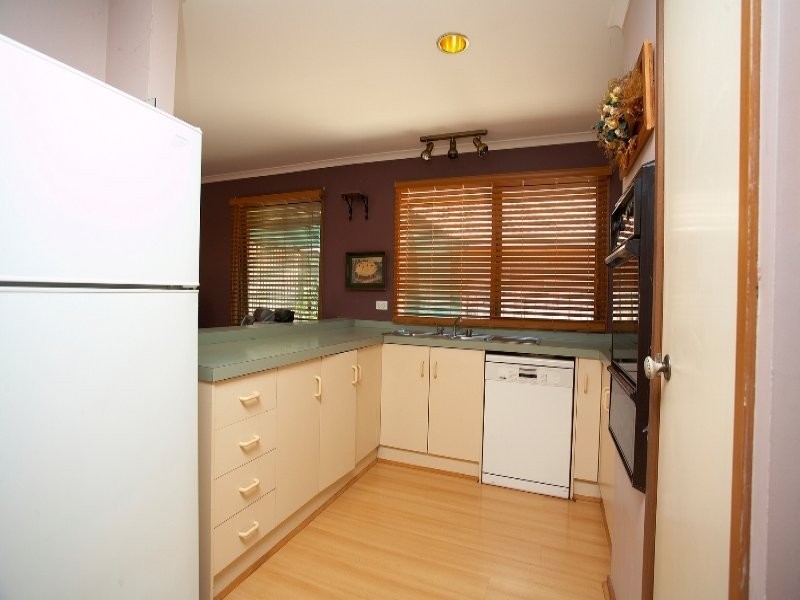 48 Kathleen Crescent, Hoppers Crossing VIC 3029