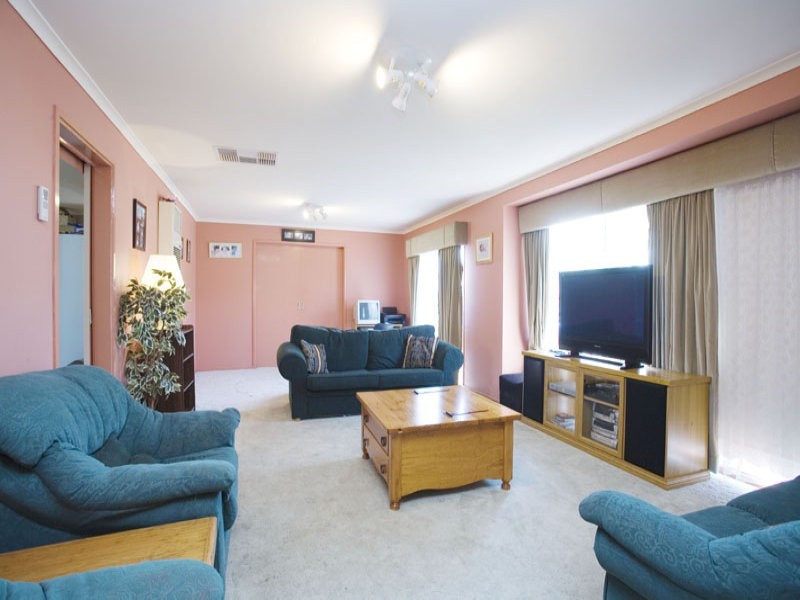 2 McKenzie Crescent, Hoppers Crossing VIC 3029