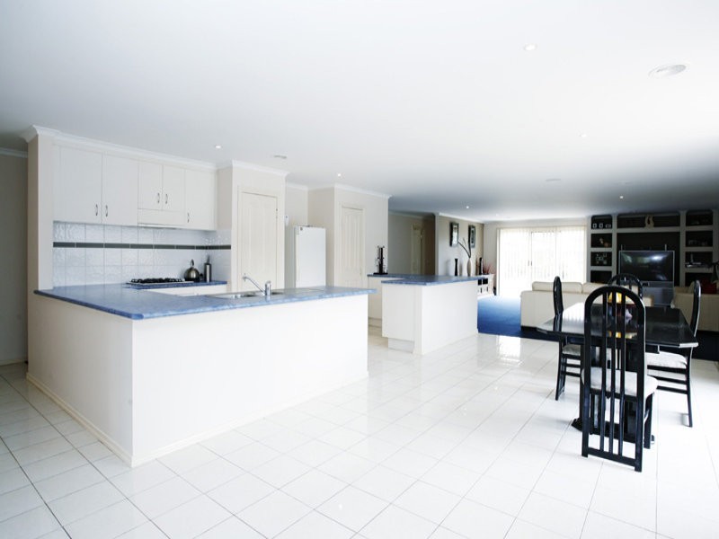 94 Walls Road, Werribee VIC 3030