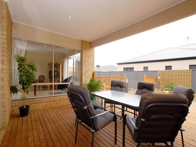 15 Connewarre Close, Wyndham Vale VIC 3024