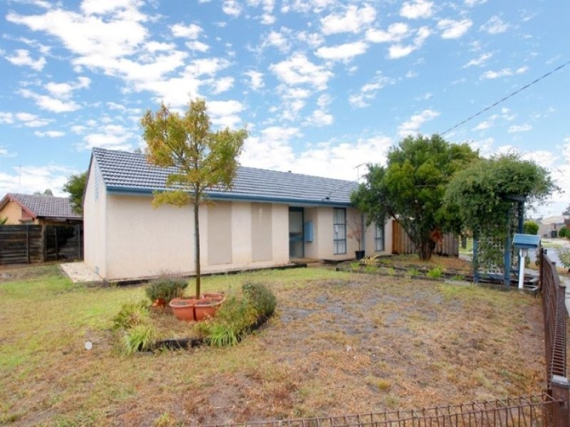 16 Cormorant Crescent, Werribee VIC 3030