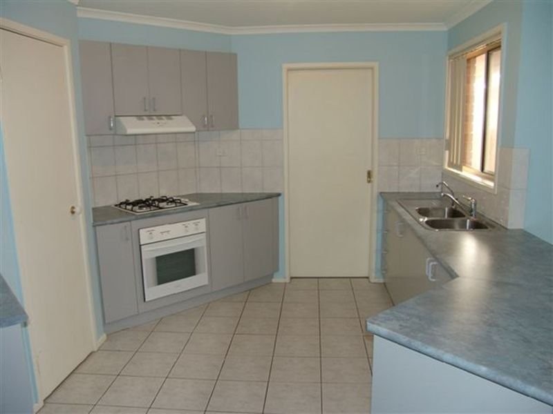 6 Rutman Close, Werribee VIC 3030