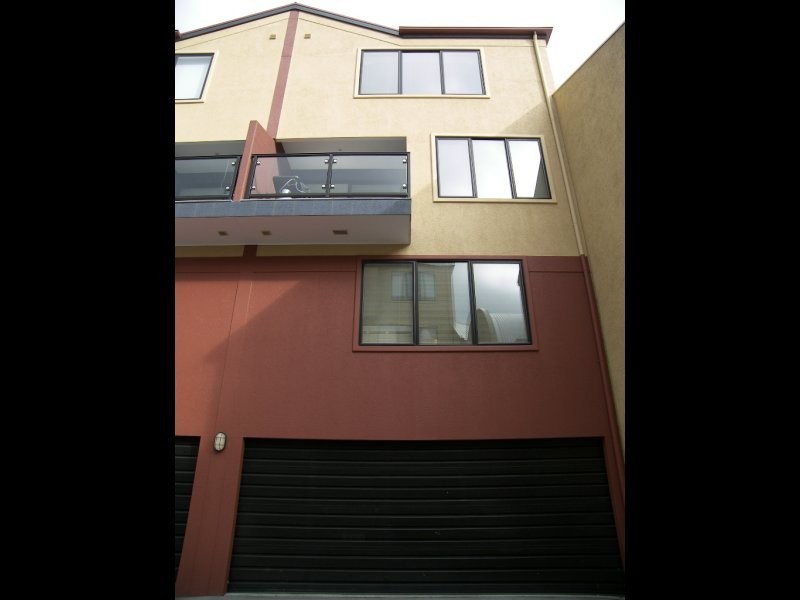 2 Terminus Row, Hobart TAS 7000