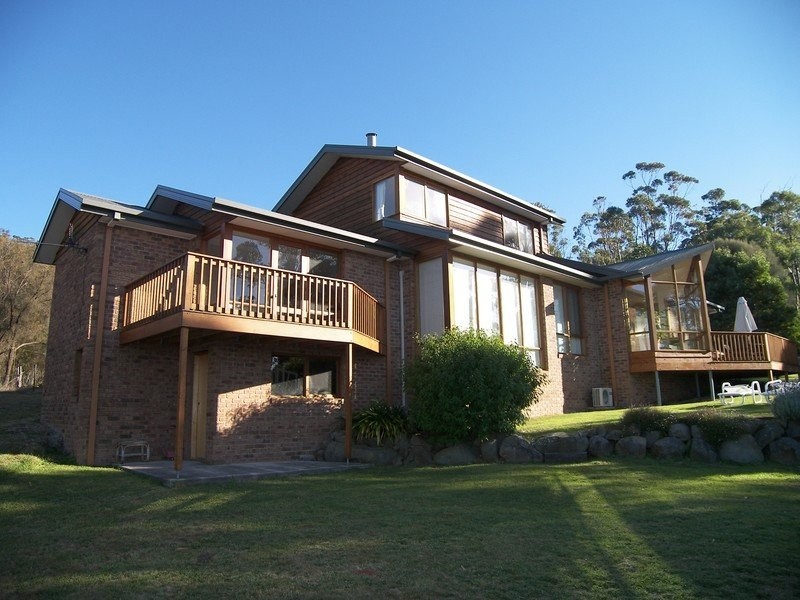 77 Coolamon Road, Taroona TAS 7053