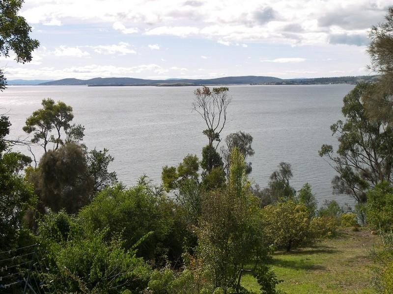 37 Powell Road, Blackmans Bay TAS 7052