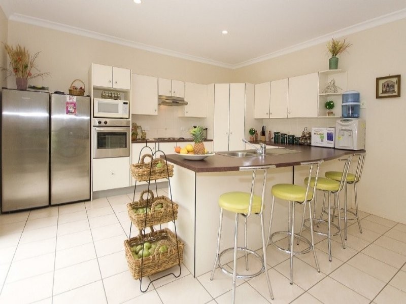 2 Highlands Tce, Springfield Lakes QLD 4300