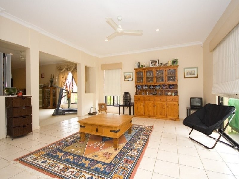 2 Highlands Tce, Springfield Lakes QLD 4300