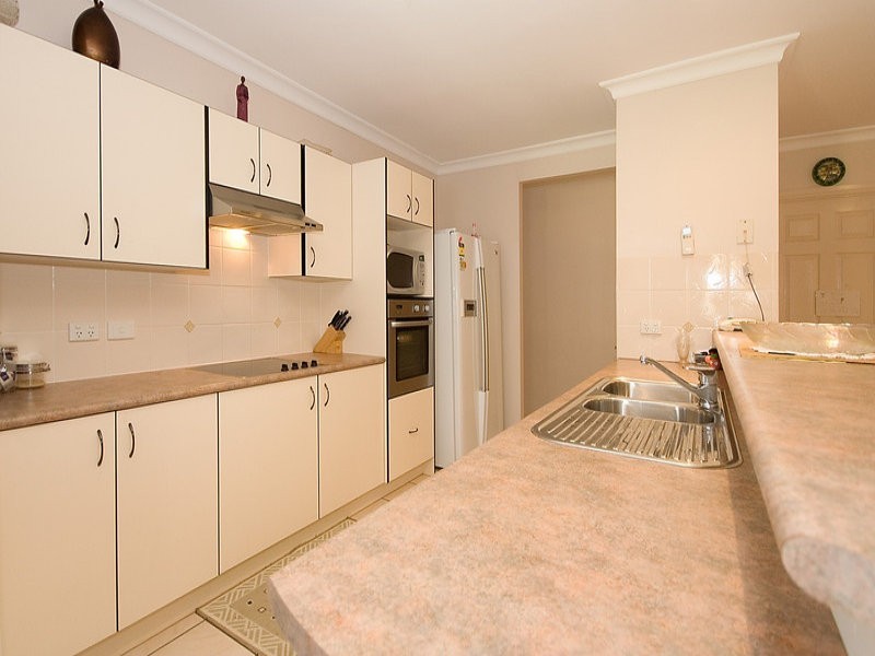 116 Lakeside Ave, Springfield Lakes QLD 4300