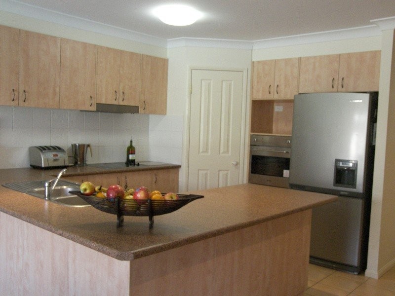 40 Neptune St, Springfield Lakes QLD 4300