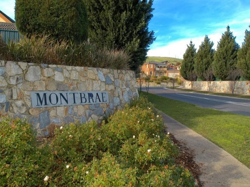 13 Montbrae Circuit, Narre Warren North VIC 3804