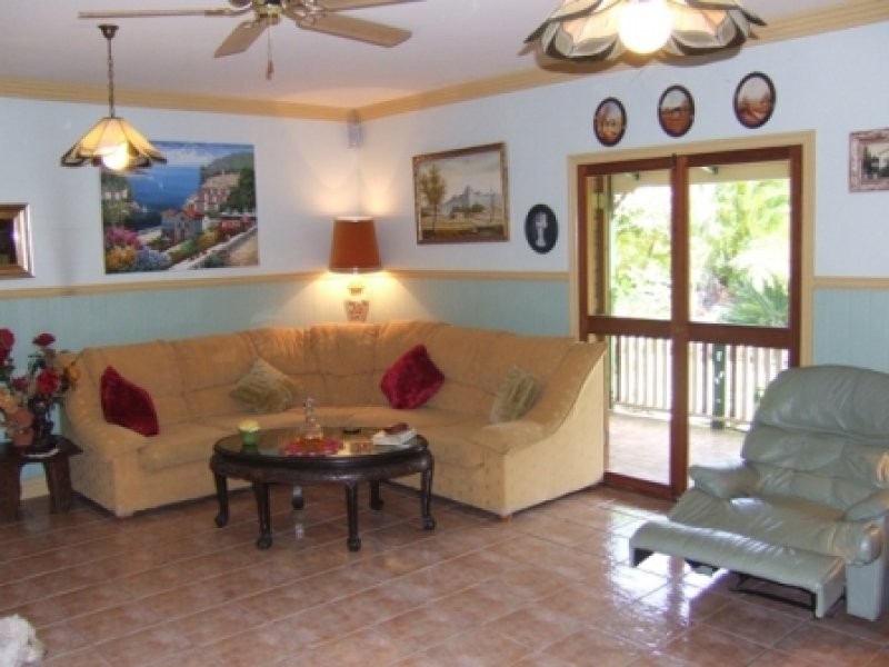 7 Barbara Rd, Weyba Downs QLD 4562