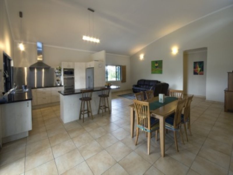 5 Lakeside Drive, Weyba Downs QLD 4562