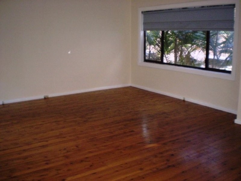 8 Reid Avenue, North Curl Curl NSW 2099