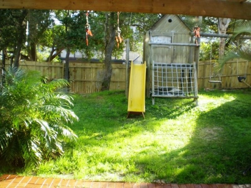 8 Reid Avenue, North Curl Curl NSW 2099