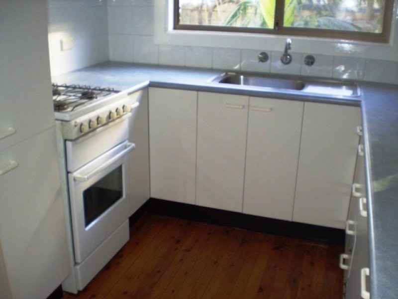 8 Reid Avenue, North Curl Curl NSW 2099